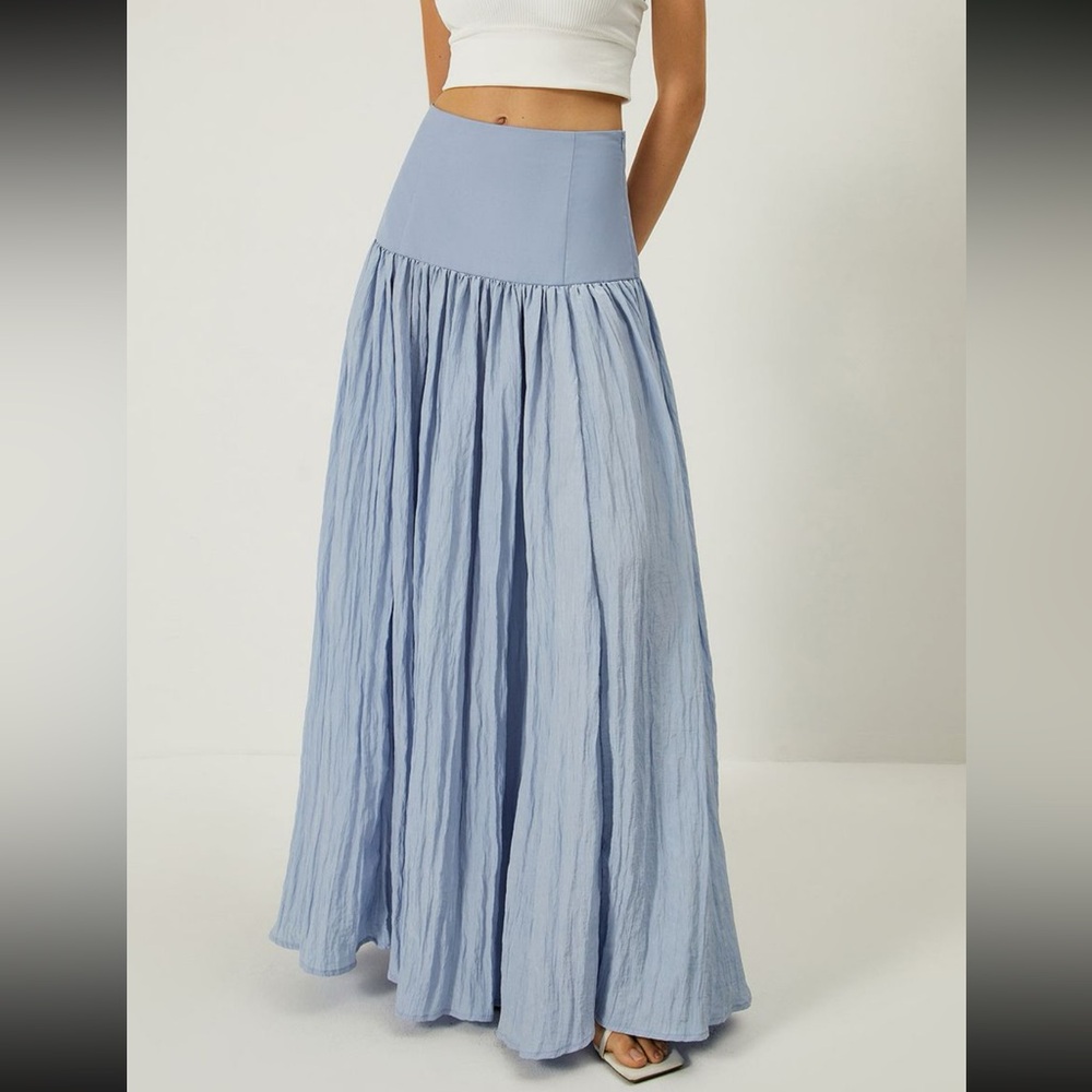 Solid High-Waisted Ruffled Pleated Maxi Skirt
Light Blue